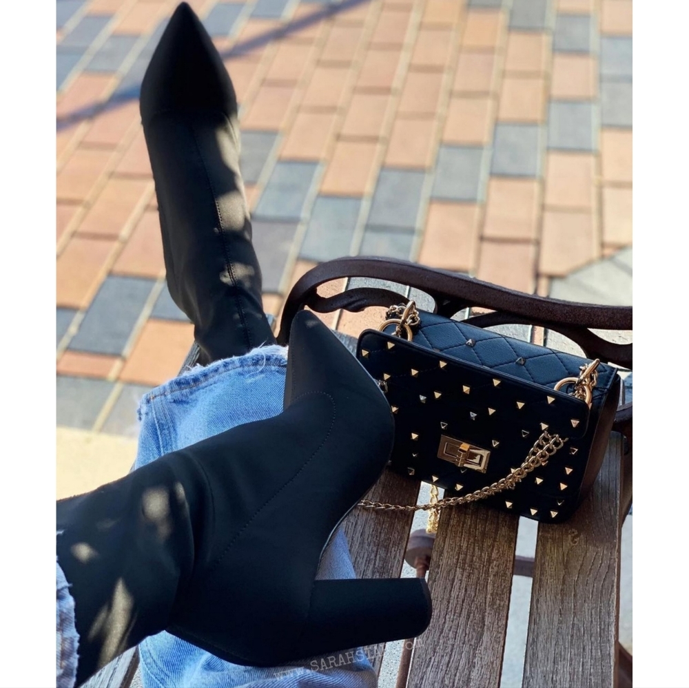 𝙉𝙀𝙒 𝙄𝙉🖤𝑾𝒆𝒆𝒌𝒆𝒏𝒅 𝑫𝒓𝒆𝒂𝒎𝒊𝒏𝒈 𝑪𝒍𝒂𝒔𝒔𝒊𝒄 𝑩𝒐𝒐𝒕𝒊𝒆